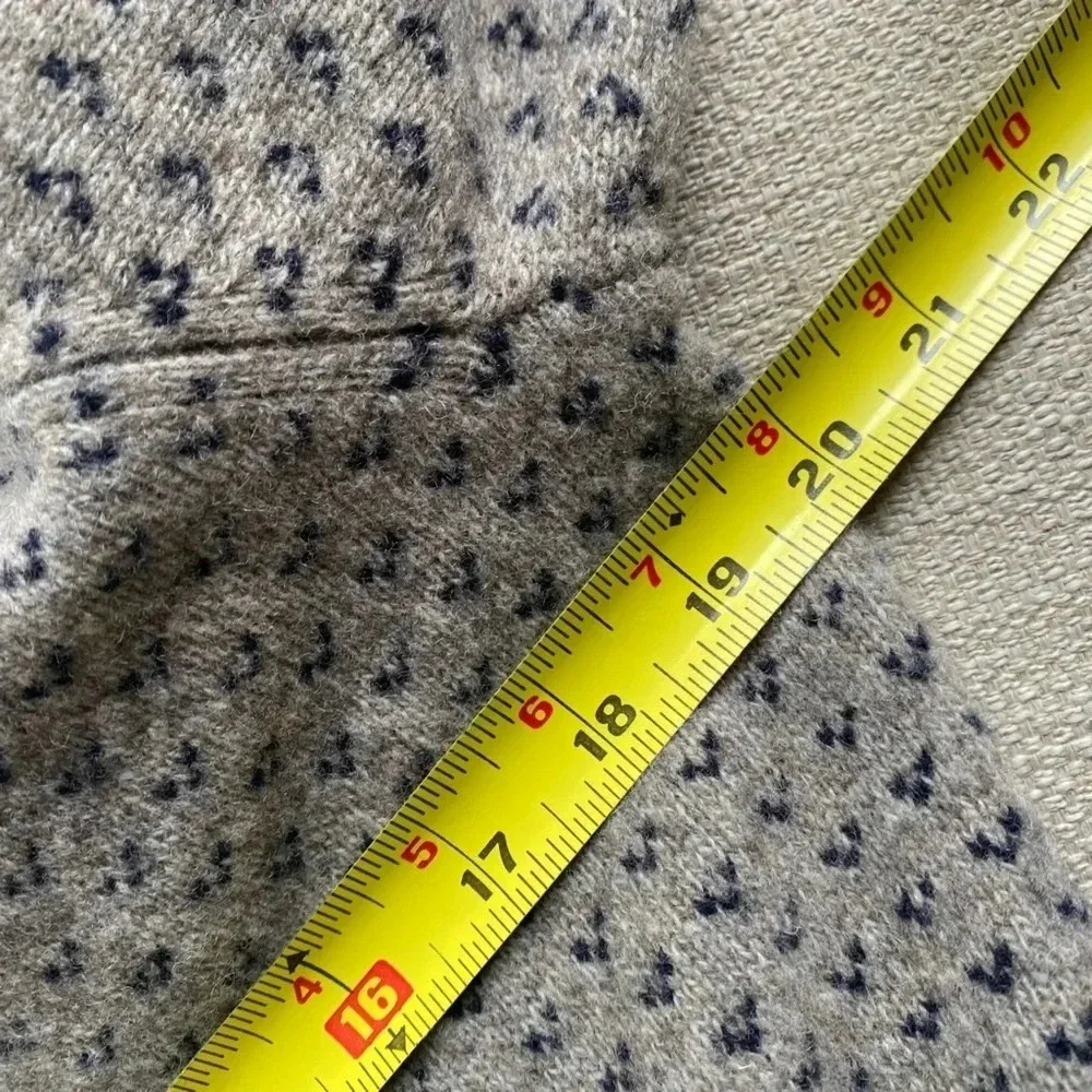 J. Crew Sweater Men’s Medium 100% Lambswool Crewneck